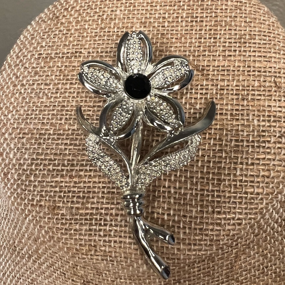 Vintage Sarah Coventry Black Beauty Flower Brooch